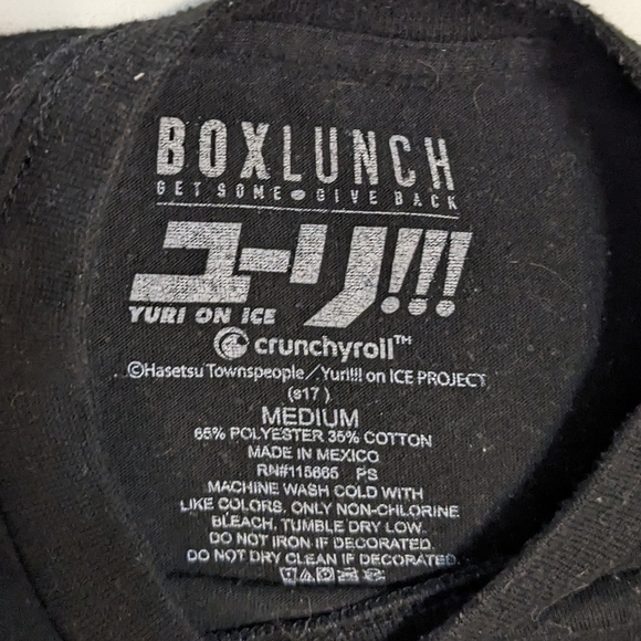 Boxlunch crunchy roll graphic tee size Medium - Picture 6 of 6
